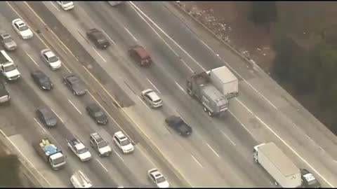 Box Truck Police Pursuit Gets A Bit Crazy...