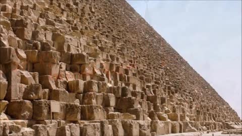 Napoleon slept in the great Pyramid and what he saw changed history 😱