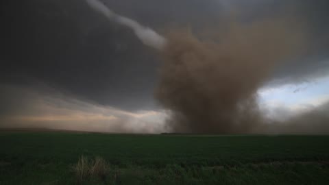 Storm Chaser Has Close Range Tornado Experience
