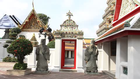 Statues Buddhist temple