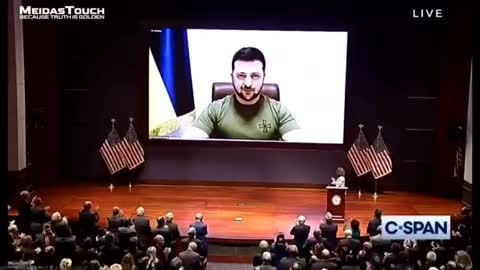 Marjorie Taylor Greene not clap while Zelensky urged the congress to start WW3