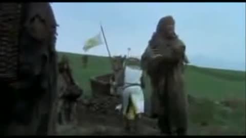 Monty Python e il Sacro Graal parte 1(1975) questo, invece, è un film a basso costo basato su re Artù. Il film è una PARODIA DEL CICLO BRETONE, in particolare sulla ricerca del santo Graal.che dovranno vedersela con i "Cavalieri che dicono Tiè