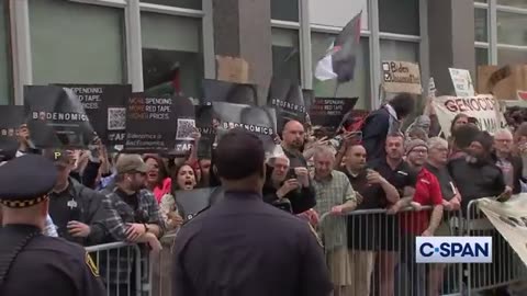 Protests outside Biden visit to US Steel building in Pittsburgh. Looking bad for Biden.