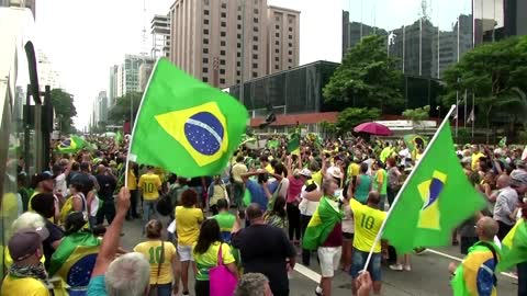 Sao Paolo crowd protests curfew amid second wave