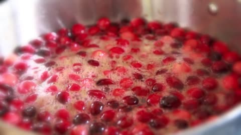 Homemade Cranberry Sauce Recipe - Quick & Easy