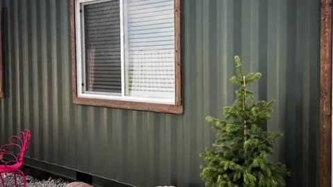 AWESOME SHIPPING CONTAINER HOME