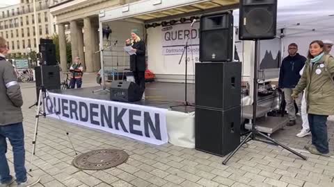 Berlin: Polizei-Würgegriff gegen Corona-Demonstranten