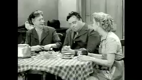 THE HONEYMOONERS "BLABBERMOUTH" RALPH BETS ALICE HER MOM WILL START A FIGHT WITHIN 3 MINUTES...