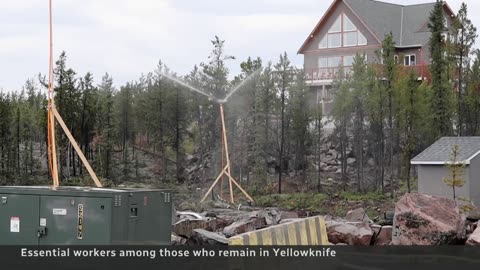 Yellowknife almost empty after evacuation deadline passes | USA Today