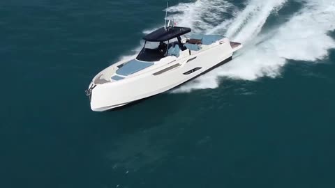 Cayman Yachts 400 WA