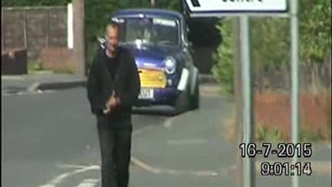 Footage showing benefits cheat Stephen Mountord walking
