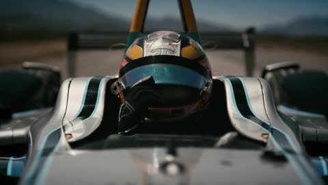 Drag Race: Formula E Car vs Cheetah 4k videos