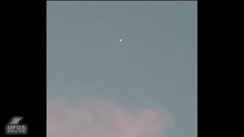 UFO flying over Manila, Philippines 29 Dec 2021