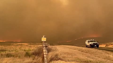🇺🇲 Large fires are raging in Texas, US