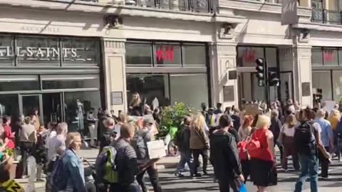 🇬🇧 THOUSANDS OF PEOPLE UNITE AT THE WORLD WIDE RALLY FOR FREEDOM IN LONDON 👍