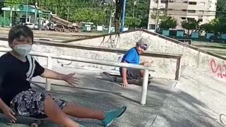 I CHALLENGED MY FRIEND IN SKATEBOARDING.