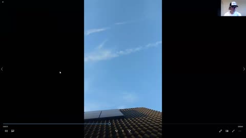 Korte video Chemtrails opname versus het bewijs van echte condens die uit vliegtuigmotoren komt..