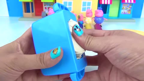 How to Make Play-doh Creations with Peppa Pig & Family using Cookie Cutters-7