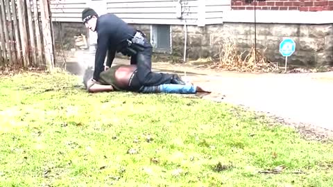 Graphic video of Grand Rapids police officer shooting perp who was fighting for taser