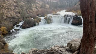 Central Oregon – Steelhead Falls – Like a Giant Hot Tub (but Cold) – 4K