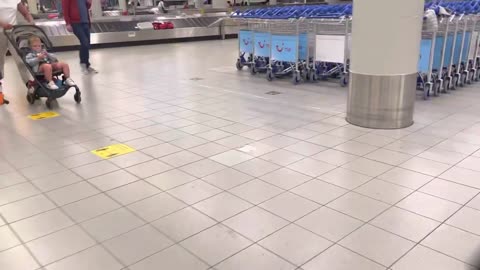 LOST BAGGAGE CRISIS AT AMSTERDAM SCHIPHOL AIRPORT