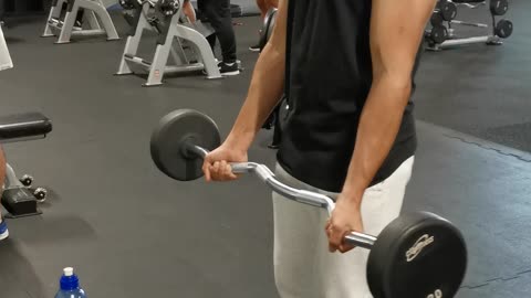Ultimate EZ Bar Curl Workout Guide for Bigger Biceps!