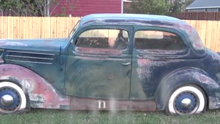 1936 Ford Sedan