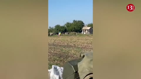 Ukrainian infantry advances beyond anti-tank ditches and obstacles in Zaporizhzhia