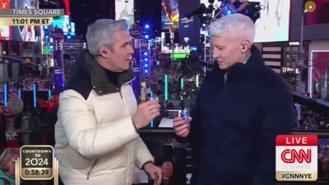 CNN SNOWFLAKE ANDERSON COOPER - WHAT A IDIOT !!!!!!!!