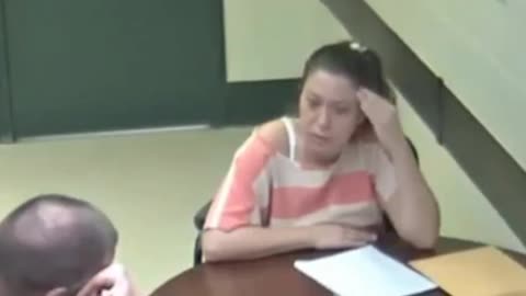 WATCH!!!!! FBI AGENTS DESPERATELY TRY TO CONVINCE WOMAN CHARGED WITH MURDER HER VICTIM IS BAD