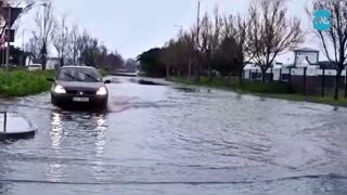 Heavy rains and an intense cold front persists across Cape Town.