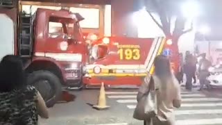 Shopping West Plaza é fechado após incêndio na praça de alimentação