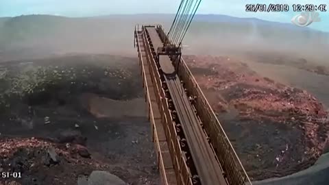 Video Shows Deadly Wall Of Sludge From Brazil Dam Disaster | NBC News