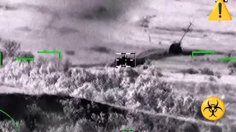 بضربة دقيقة مباشرة.. مروحية "التمساح" الروسية تدمر مدرعة أوكرانية بصاروخ موجه