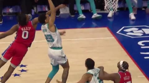 Maxey CLUTCH BLOCK Secures Sixers' Win!