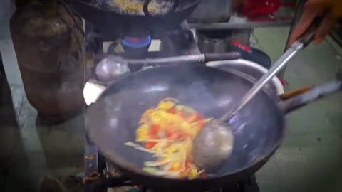The Best Chicken Egg Noodles | Chicken Chowmein | Chicken Noodles | Indian Street Food