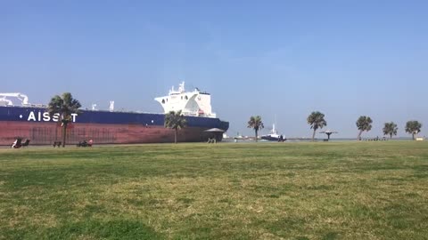 Tanker Dyala flagged from the Marshal islands, 320 meters (