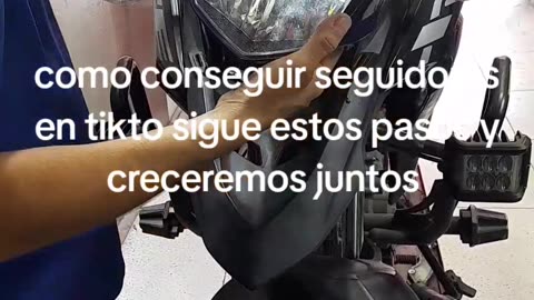 Como cambiar el bombillo de tu moto