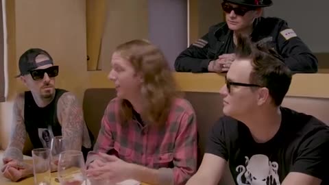 Linkin Park help a couple navigate their first date