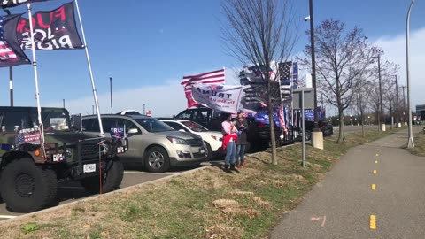 A flash mob of Trump supporters has popped up outside the DeSantis event