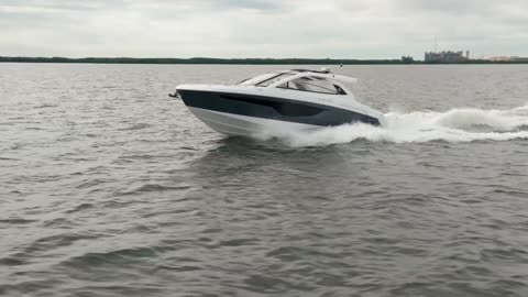 NEW 2023 Cruisers Yachts 42 GLS