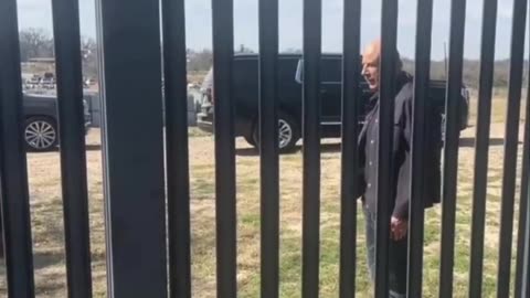 Dr. Phil visits Southern border