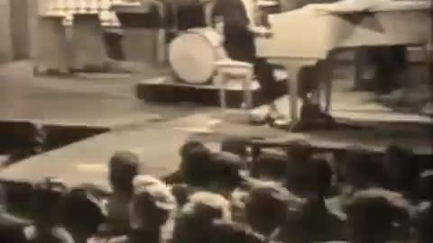 Jerry Lee Lewis - Great Balls of Fire & Breathless (Live 1958)