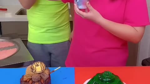 Ice cream challenge! 🍨 red vs green