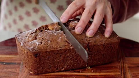 If you like zucchini and bread, make this delicious Zucchini Bread! homemade Zucchini Bread recipe