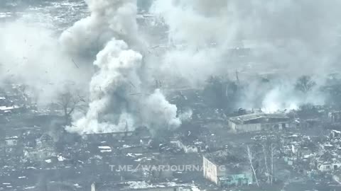 Russian heavy flamethrower system "Solntepek" burns AFU positions in Novoselovskoye