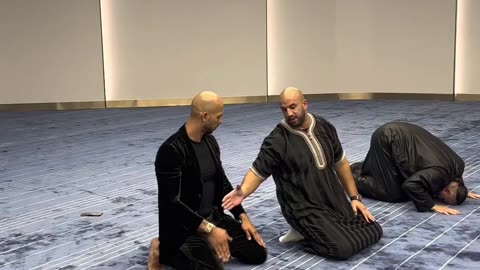 Andrew Tate performing Islamic prayer with Tam Khan in Dubai Full Video