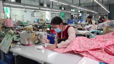 Kids Rain Jacket Mass Production Process,Skilled Chinese Workers.