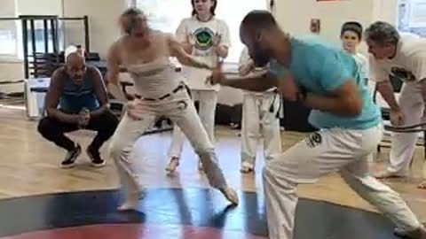 Capoeira: Professor Samurái vs. Vagalume