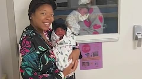 Childhood best friends give birth to daughters on the same day l GMA